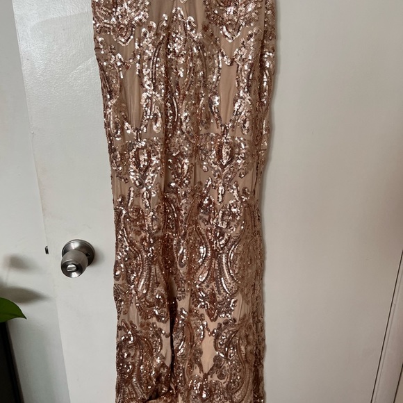 Brand new never been worn Betsy and Adam sequence gold dress. - Picture 5 of 10